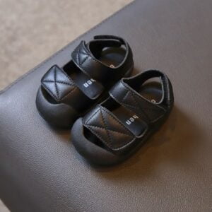 Black semi closed toe sandals for children (3)