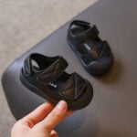 Black semi closed toe sandals for children (4)