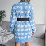 Houndstooth loose knitted dress-white-and-blue (1)