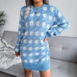 Houndstooth loose knitted dress-white-and-blue (2)