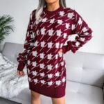 Houndstooth loose knitted dress-white-and-dark-red (2)