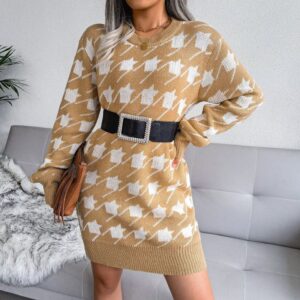 Houndstooth loose knitted dress-white-and-khaki (3)