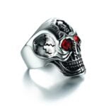 Statement silver skull ring for men (2)
