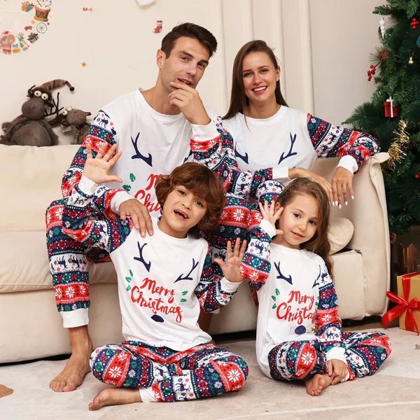 2 piece matching Christmas printed pyjamas set (1)