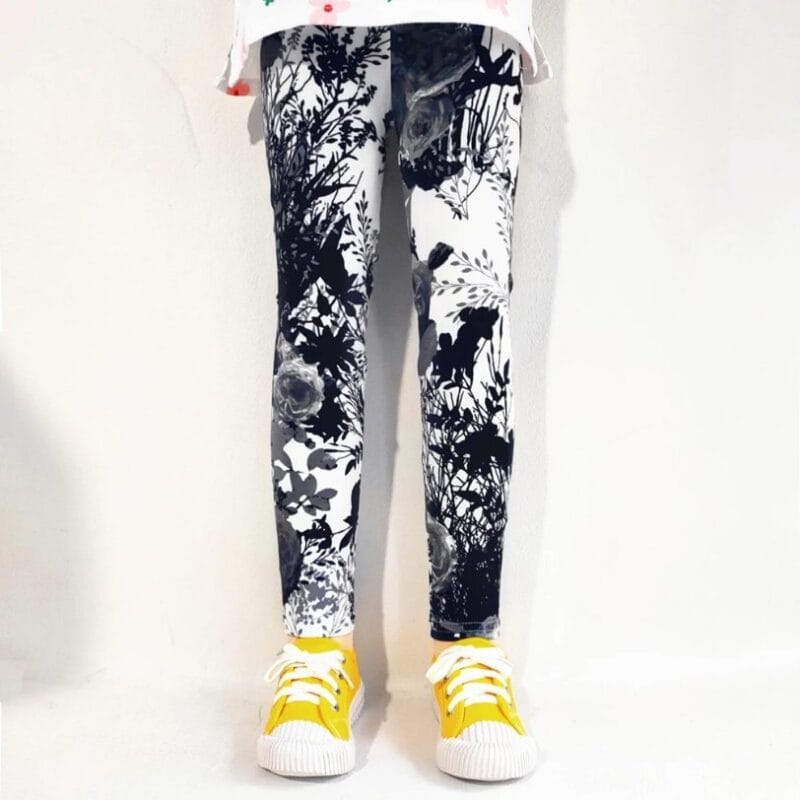 Black and white Flower Print Fleece Leggings for Girls (5)